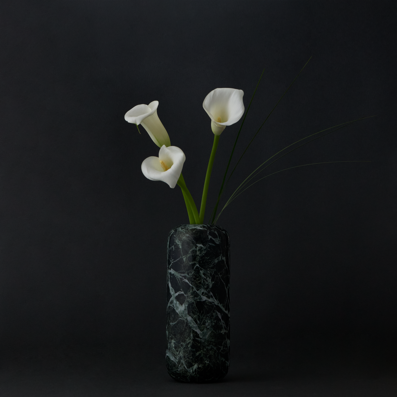 花瓶 - M - 蛇紋